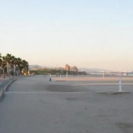 300 M From The ,parking , Breakfast Apartment *