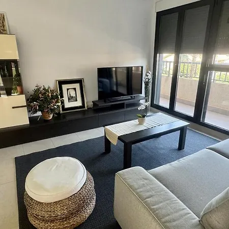 300 M From The ,parking , Breakfast Apartment