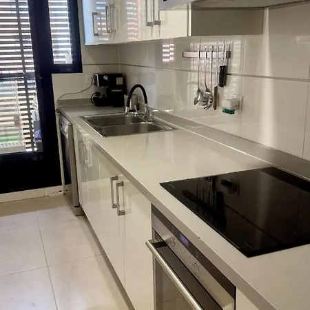 Apartment 300 M From The ,parking , Breakfast