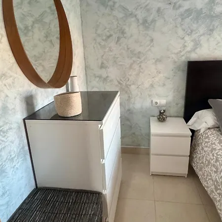 300 M From The ,parking , Breakfast Apartment *