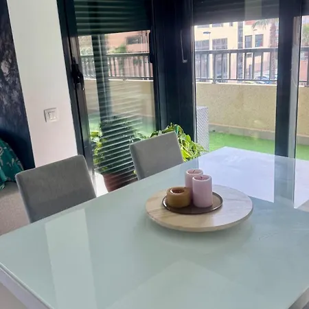 300 M From The ,parking , Breakfast Valencia